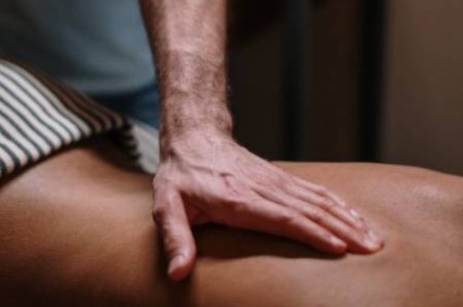 Dorn Breussova terapevtska in masažna tehnika